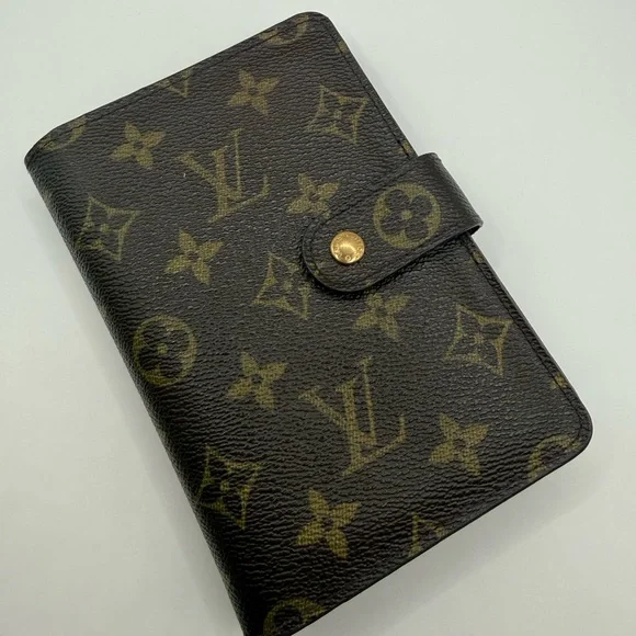 Louis Vuitton Wallet - Picture 2 of 15